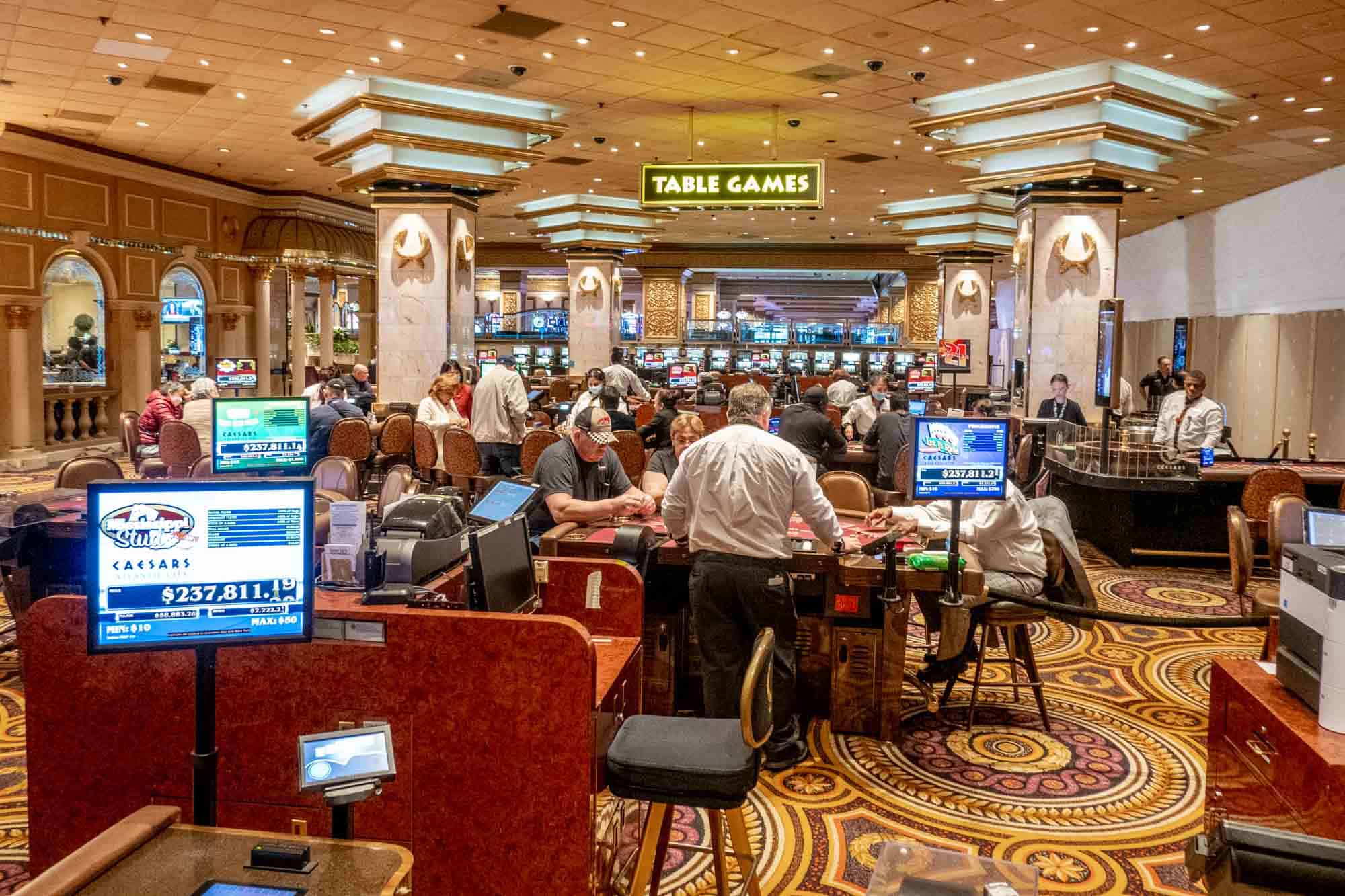 Jackpot'tan Hikayeler: Canlı Casino Deneyimler